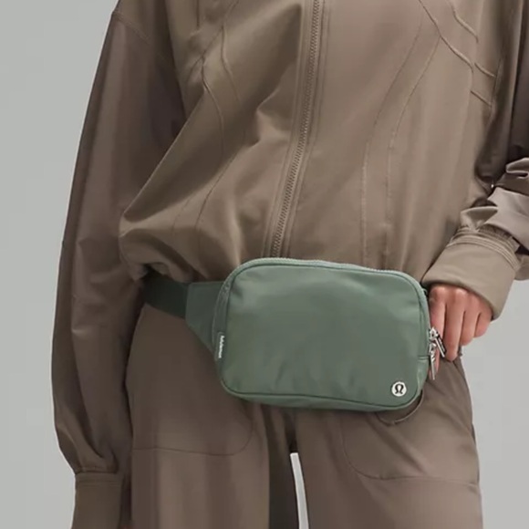 lululemon athletica Handbags - NWT Lululemon Everywhere Belt Bag Large 2L Grey Eucalyptus